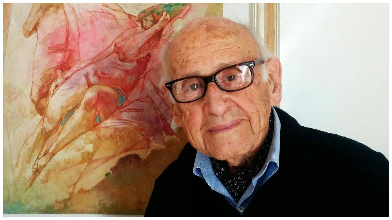 Tiene 104 años y es una estrella en Facebook por esto (VIDEO)