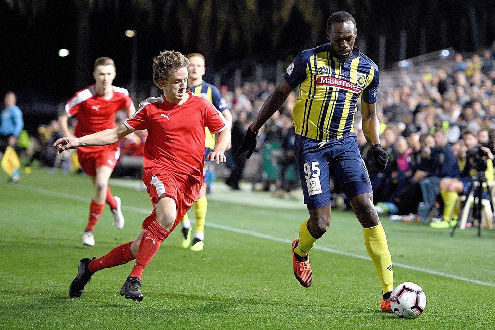 Usaín Bolt hizo realidad su sueño de ser futbolista con debut en liga australiana (GALERÍA Y VIDEO) 