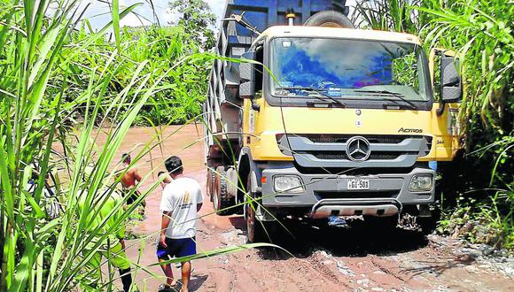 Aucayacu: denuncian arrojo de basura al río Huallaga por municipio
