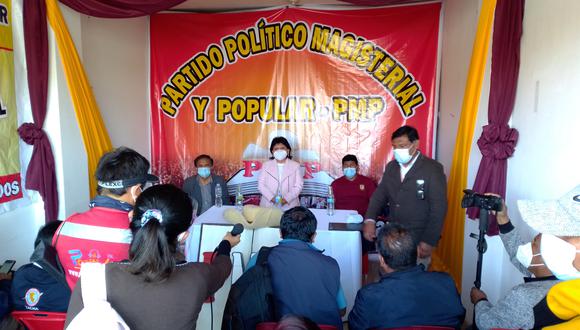 Conferencia del Partido Político Magisterial y Popular realizado en local cerca a la plaza Quiñones. (Foto: Correo)