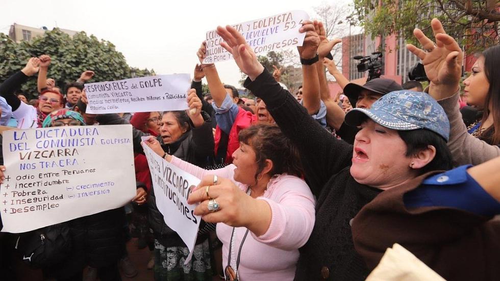 Así fue la "marcha contra el golpe de Estado" en el Centro de Lima (VIDEO)