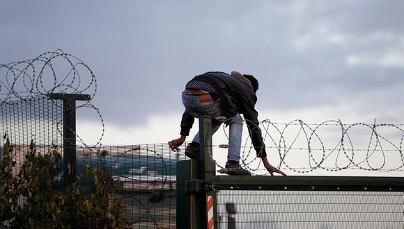 El Reino Unido carga contra la inmigración ilegal tras la crisis en Calais