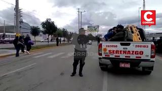 Unidades de Serenazgo de Huancayo apoyan a viajeros a pasar punto bloqueado (VIDEO)