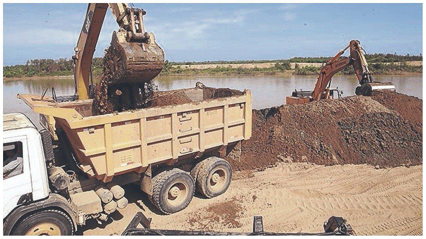 Limpieza de ríos ayuda a agricultores