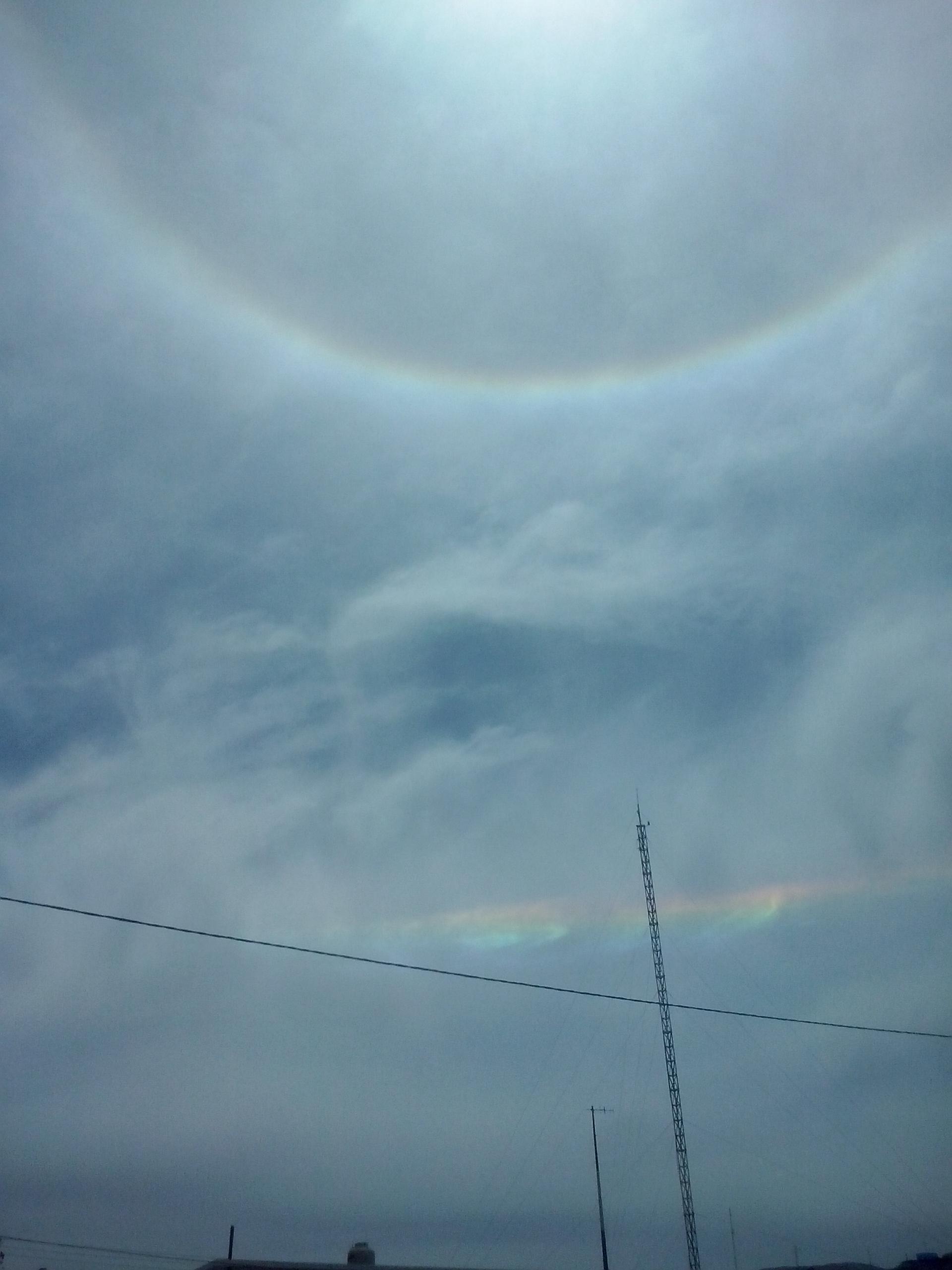 Halo solar adorna cielo moqueguano