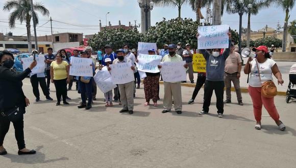 Chincha: Moradores de Salas defienden presupuesto para obra de pista y vereda.