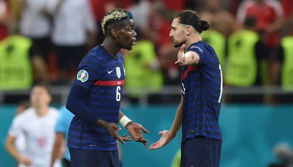 Adrien Rabiot y Paul Pogba discutieron durante el encuentro entre Francia y Suiza por los octavos de final de la Eurocopa. (Foto: Getty Images)