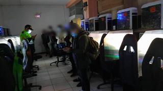 Cinco menores de edad son hallados en una intervención a una sala de videojuegos en Junín (VIDEO)