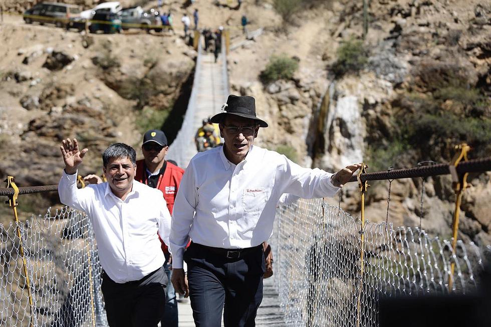 Inician puente Chalhuan que unirá Ayacucho y Huancavelica 