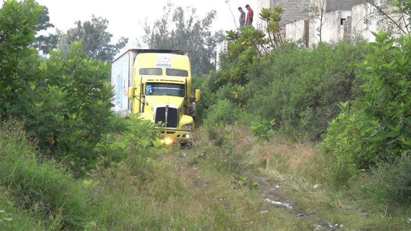 Escándalo en México por tráiler hallado con más de 150 cadáveres