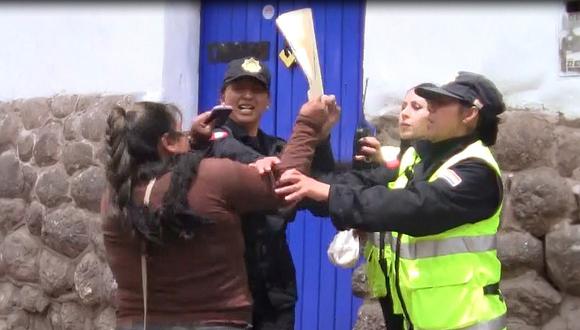 Ambulante agrede a municipal  porque no la dejó ingresar a la Plaza Mayor de Cusco (VÍDEO)