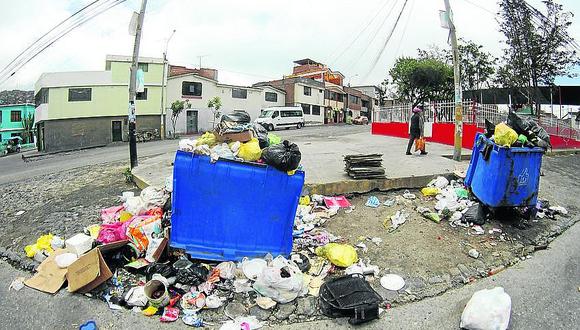 Vecinos de Mariano Melgar piden el retiro de los contenedores