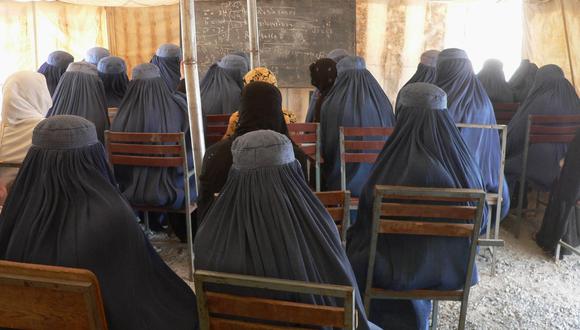 La prohibición de reabrir las escuelas a las niñas y jóvenes ha causado incertidumbre entre la población afgana, con críticas de activistas de los derechos de las mujeres, que temen volver a la época oscura del anterior régimen talibán entre 1996 a 2001. (Foto: Noorullah Shirzada / AFP)