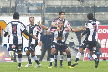Alianza gana al Aurich