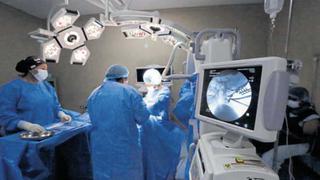 Mal es­ta­do de equi­pos en hospital de Arequipa afec­ta ope­ra­cio­nes a pacientes