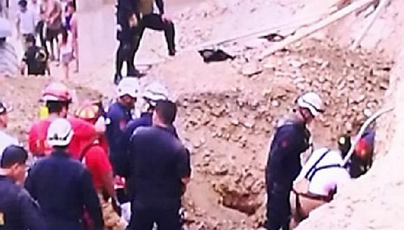 VMT: Dos muertos tras derrumbe en obra de construcción (VIDEO)