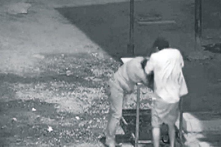 Cámaras de seguridad graban agresión contra una mujer (VIDEO)