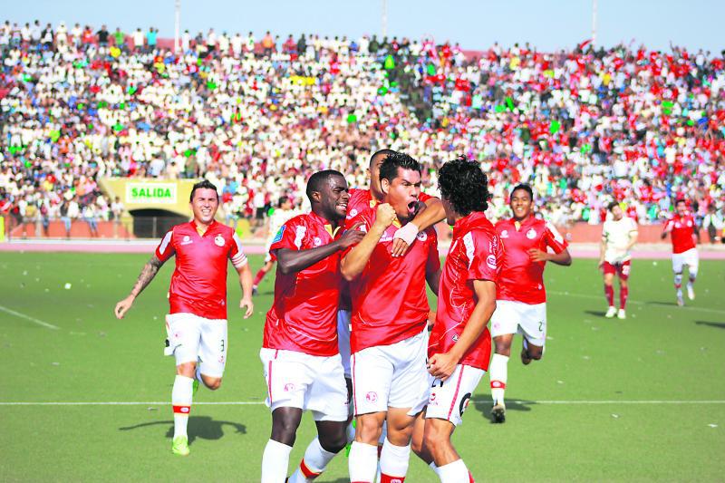 Juan Aurich venció 2-1 a San Simón en Moquegua