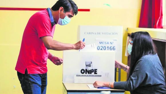 Elección sincera realidad de los partidos”, dice Fernando Tuesta. Rospigliosi advierte poco interés por la política