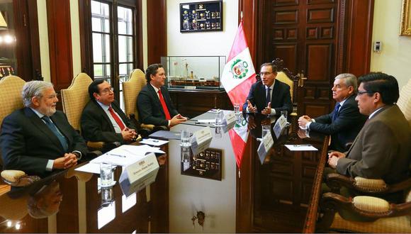 Presidente Martín Vizcarra se reunió con Daniel Salaverry y Ernesto Blume 
