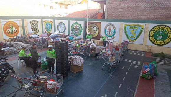 Policía recupera objetos saqueados durante enfrentamientos en Puno. Foto: Mininter