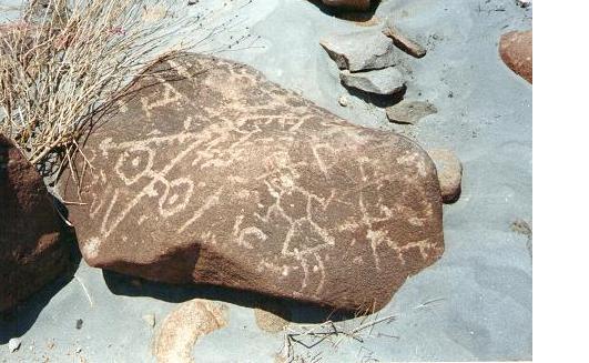 Buscan poner en valor petroglifos de Alto de la Caldera
