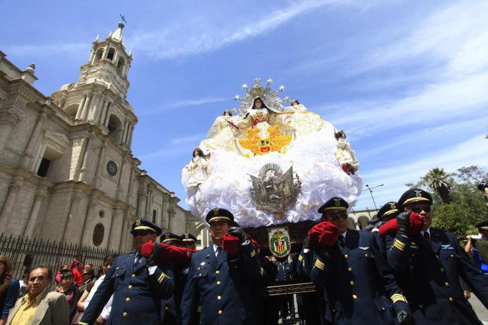 Fuerzas Armadas participan en procesión de La Merced