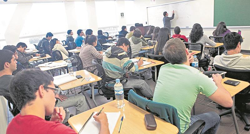 Alumnos (Foto:Correo impreso)