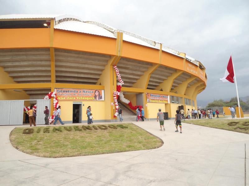 Ministra Ana Jara inaugura Coliseo Cerrado en Nasca 