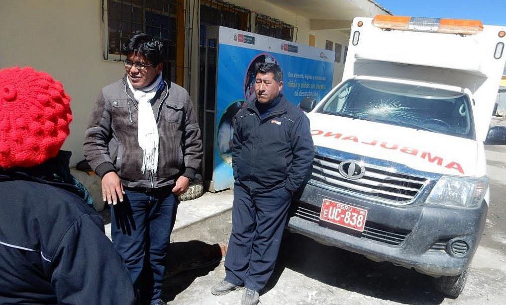 Puno: ​Desconocidos destrozaron parabrisas de ambulancia