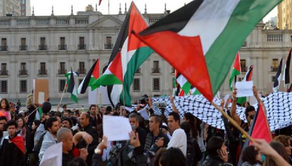 Chilenos vuelven a marchar pidiendo a Bachelet romper con Israel