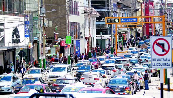 Marchas y procesiones en Huancayo generan caos en el transporte urbano