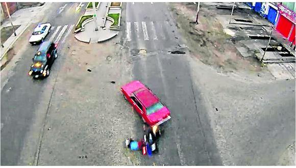 Motociclista se salva de milagro tras impresionante colisión en Tacna (VIDEO)