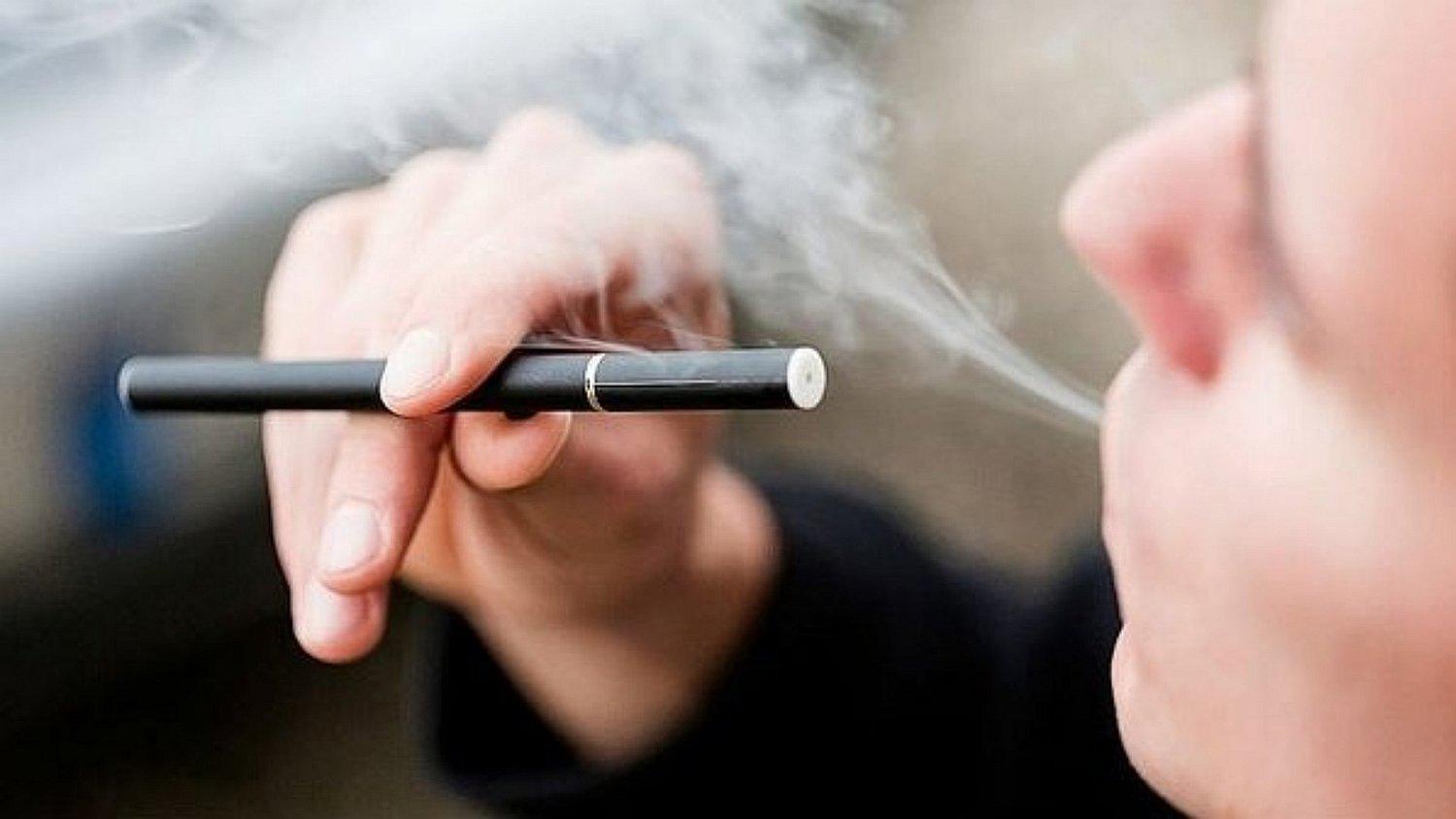 Alertan por consumo excesivo de cigarro electrónico en adolescentes