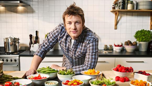 Chef Jamie Oliver desata polémica por sus declaraciones sobre los pobres