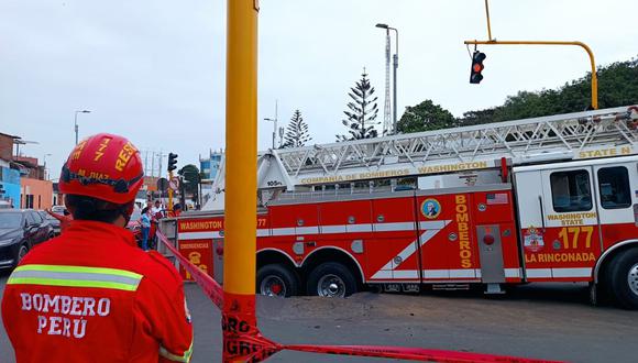 Vehículo, que sufrió daños en las llantas posteriores, regresaba a su comandancia tras participar del desfile por los 202 años de la independencia de Trujillo. (FOTO: Deyvi Mora)