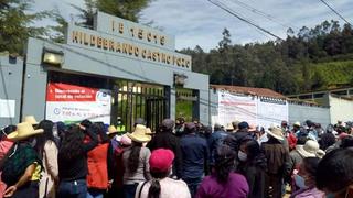 Ayabaca: Desorden total en exteriores de locales de votación