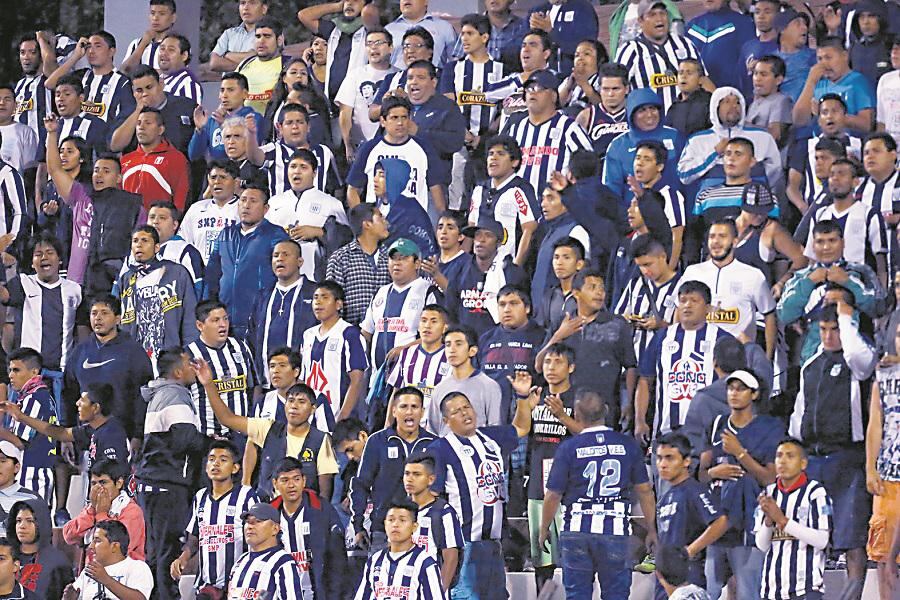 Alianza Lima: Hinchas quieren fuera a Guillermo Sanguinetti