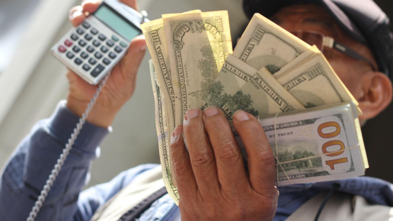 Precio del dólar llegó a los 3.50 soles