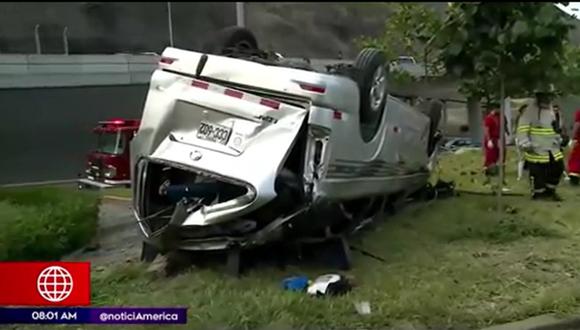 Accidente vehicular se registró esta mañana en Barranco. Foto: América Noticias