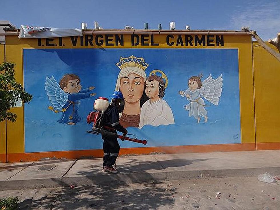 Fumigan instituciones educativas en Acarí para el inicio de labores escolares (FOTOS)