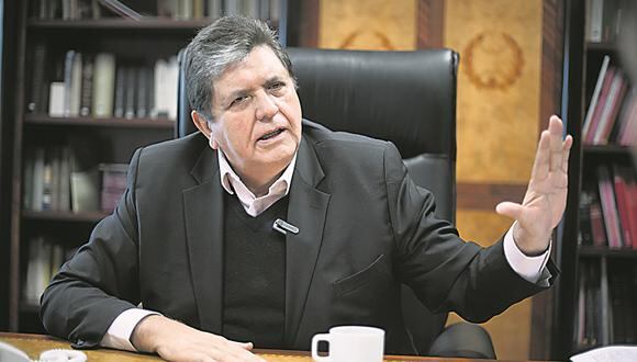 Alan García cuestiona aumento del déficit: “Saqueo total”