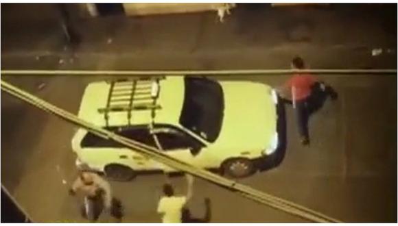 ​SMP: Taxista se enfrenta a delincuentes y evita asalto a pasajeros (VIDEO)