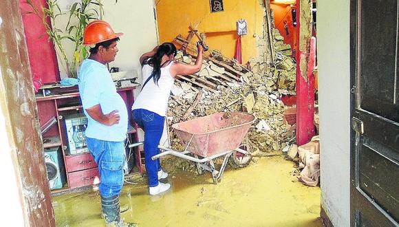Tumbes: Las paredes interiores de una vivienda caen tras el colapso de aguas residuales 