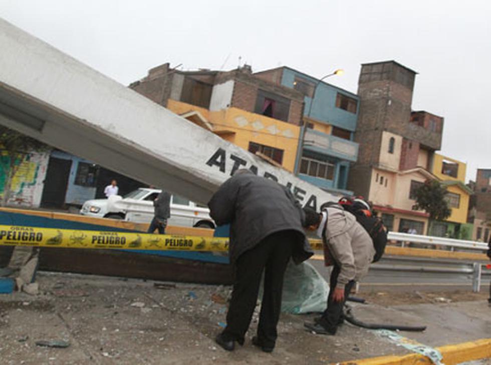 FOTOS: Bus se despista y choca con paradero en la vía de Evitamiento