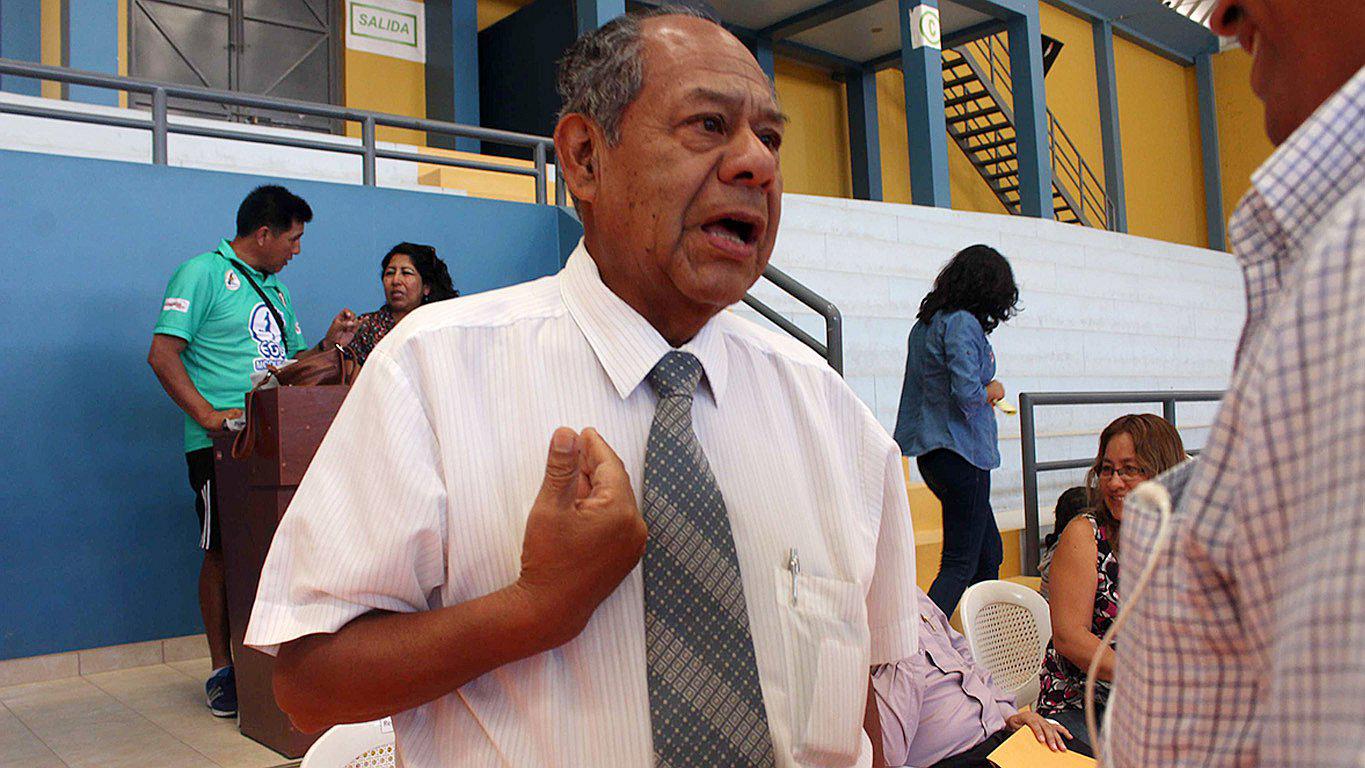 Extrabajador municipal quiere revocar a alcalde de Samegua