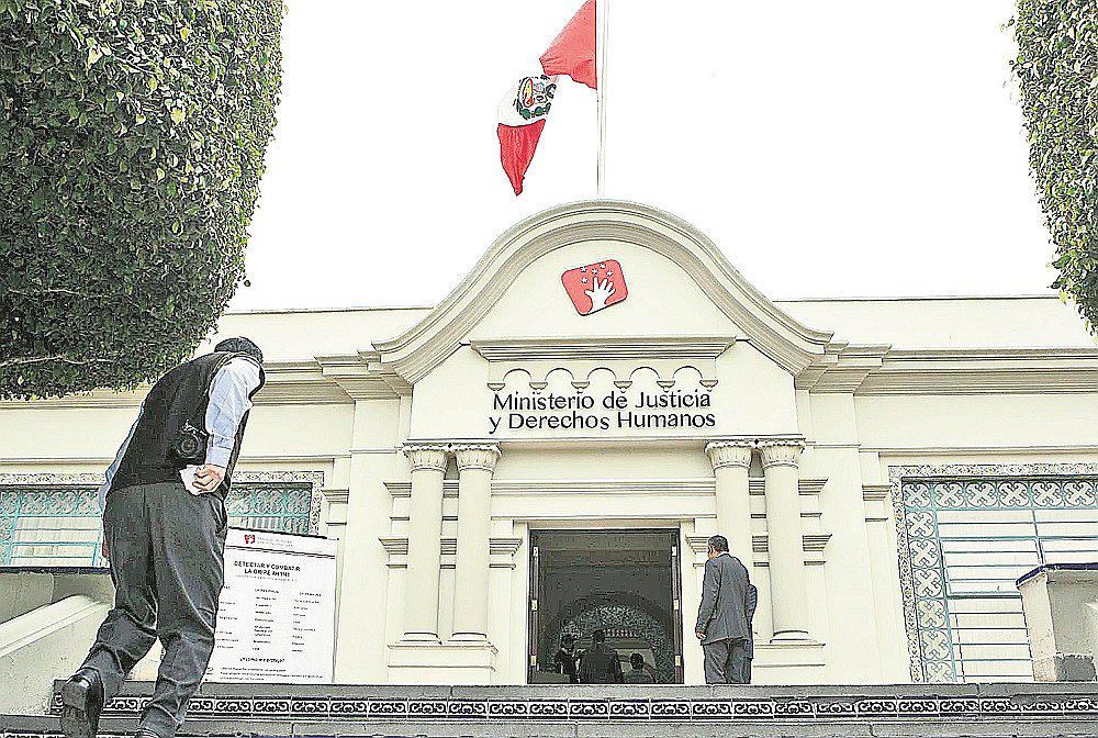 Ministerio de Justicia sanciona a 110 abogados por mala práctica profesional