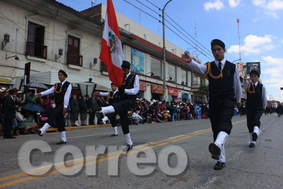 Colorido desfile engalana calles de Huancayo (FOTOS) 