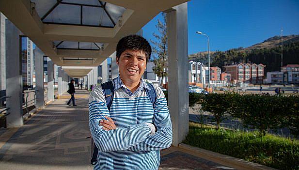 ​Esta es la historia de Teodoro, ganador de Beca Permanencia