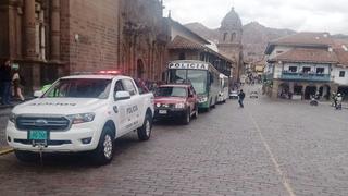 Cusco: turistas son trasladados en patrulleros, buses y hasta motos de la Policía por paro (FOTOS) 